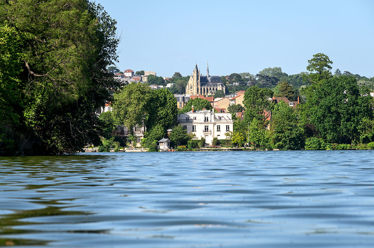 A Perfect Day in Enghien-les-Bains