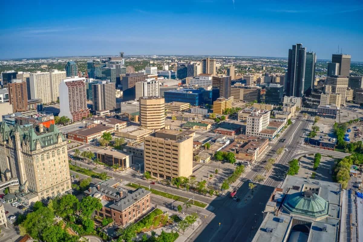 Manitoba invites over 2,100 international student graduates, skilled workers, and francophones to apply for provincial nomination