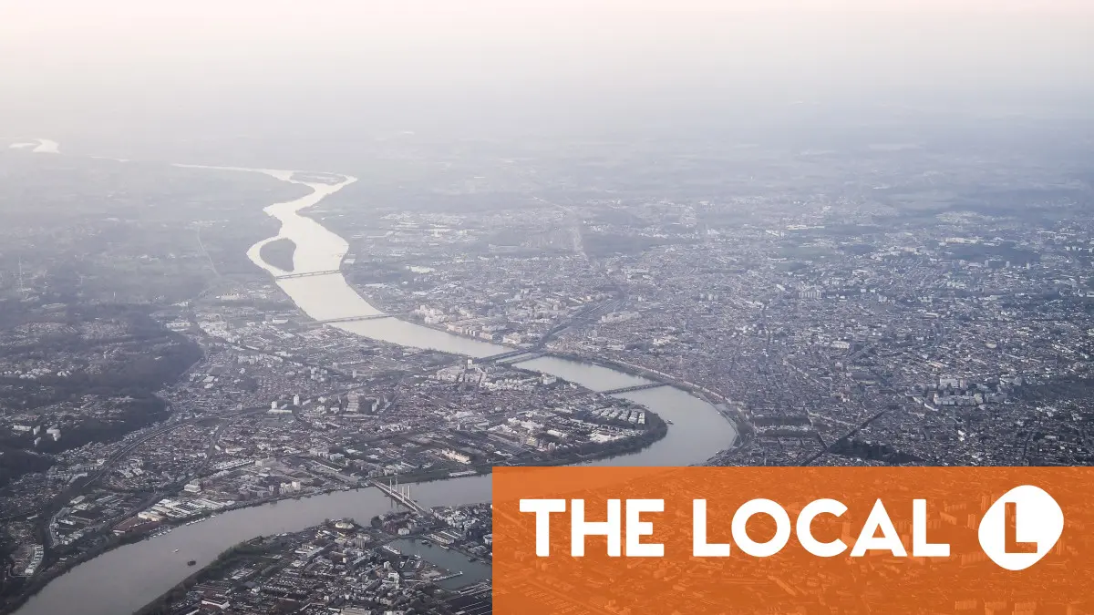 Threatened by fire, Bordeaux mayor says city is 'ready for anything'