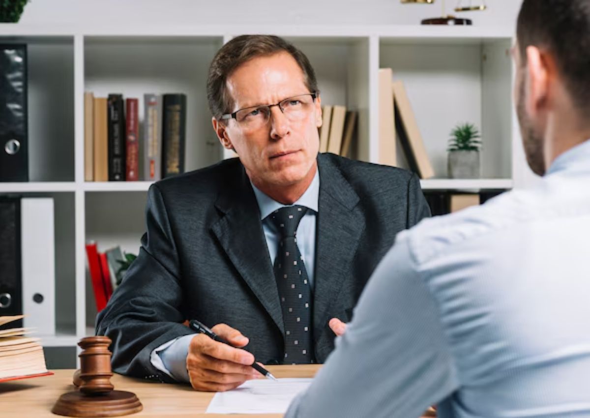 Legal Expertise for Justice and Defence